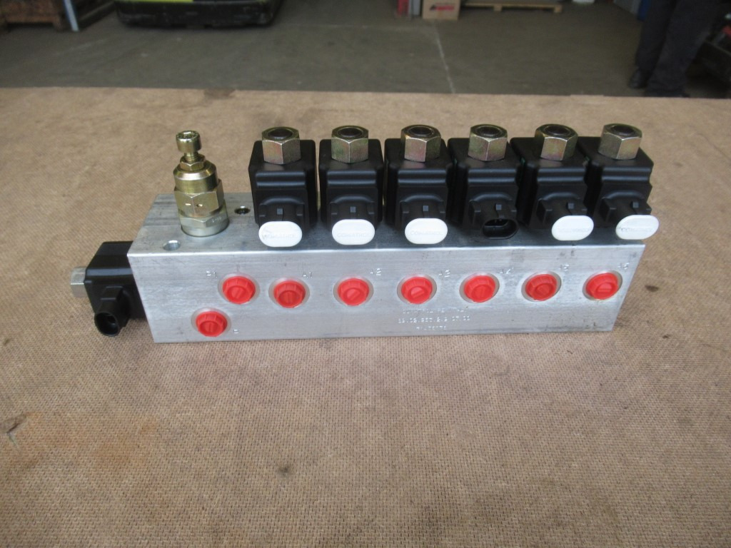 Comatrol 71436776 - - Hydraulic valve for Construction machinery: picture 1 Comatrol 71436776 - - Hydraulic valve for Construction machinery: picture 1