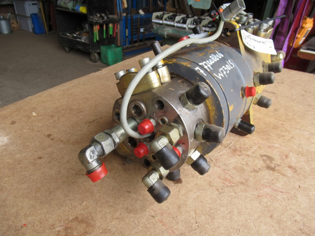 Furukawa W730LS - - Hydraulics for Construction machinery: picture 4 Furukawa W730LS - - Hydraulics for Construction machinery: picture 4