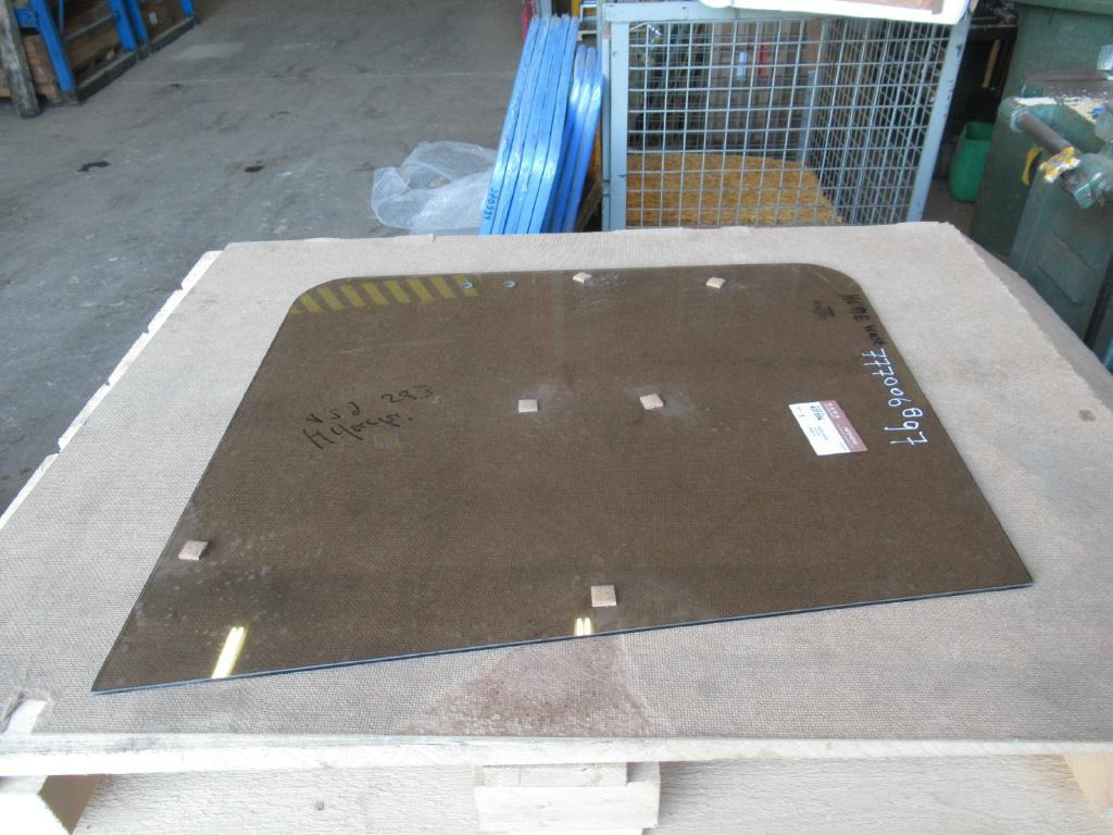 Hitachi 407654 - - Window and parts for Construction machinery: picture 1 Hitachi 407654 - - Window and parts for Construction machinery: picture 1