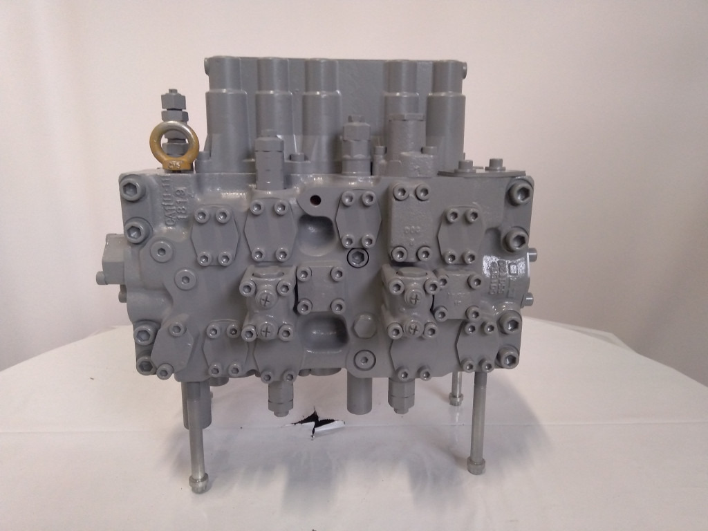 Hitachi 4645312 - 4629348 - Hydraulic valve for Construction machinery: picture 2 Hitachi 4645312 - 4629348 - Hydraulic valve for Construction machinery: picture 2