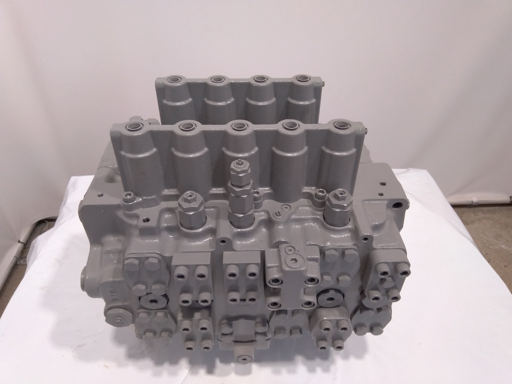 Hitachi 4691386 - 4691388 - Hydraulic valve for Construction machinery: picture 1 Hitachi 4691386 - 4691388 - Hydraulic valve for Construction machinery: picture 1