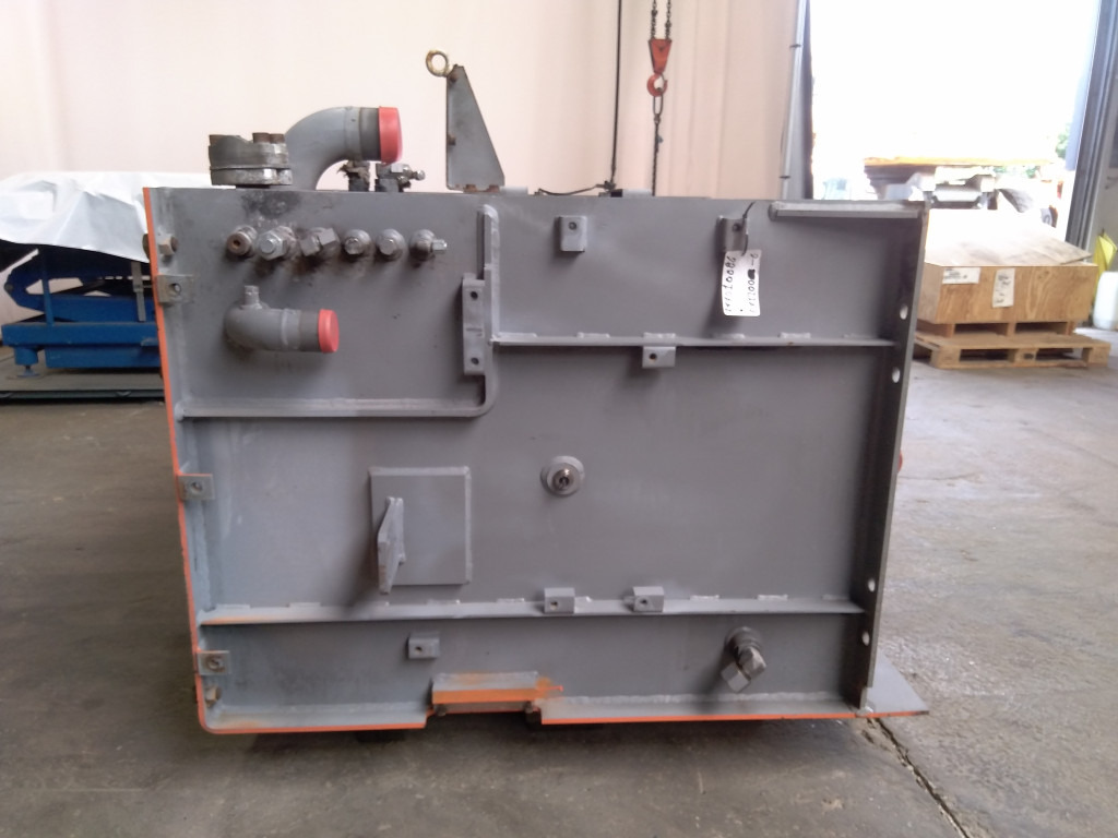 Hitachi 5011416 - Hydraulic tank for Construction machinery: picture 2 Hitachi 5011416 - Hydraulic tank for Construction machinery: picture 2