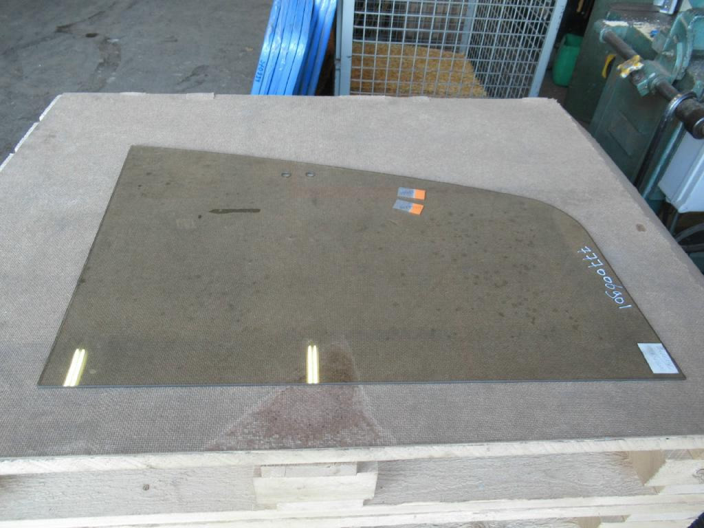 Hitachi 71466334 - - Window and parts for Construction machinery: picture 1 Hitachi 71466334 - - Window and parts for Construction machinery: picture 1