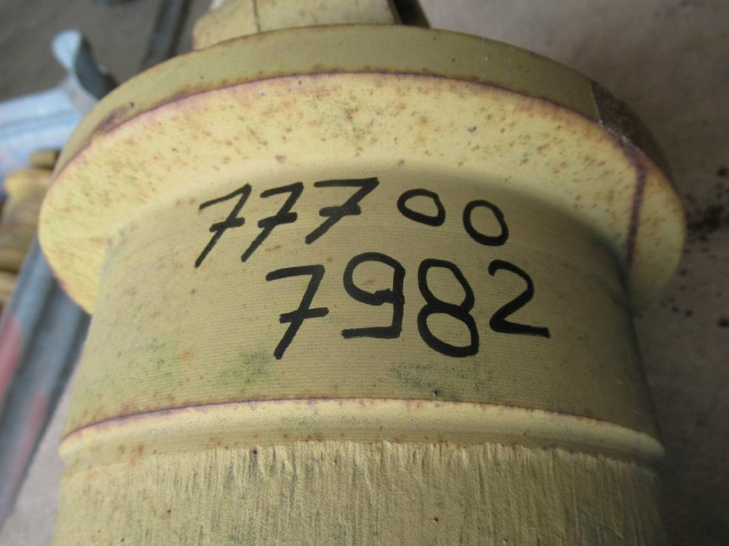 Hitachi 9114682 - 71483187 - Track roller for Construction machinery: picture 4 Hitachi 9114682 - 71483187 - Track roller for Construction machinery: picture 4