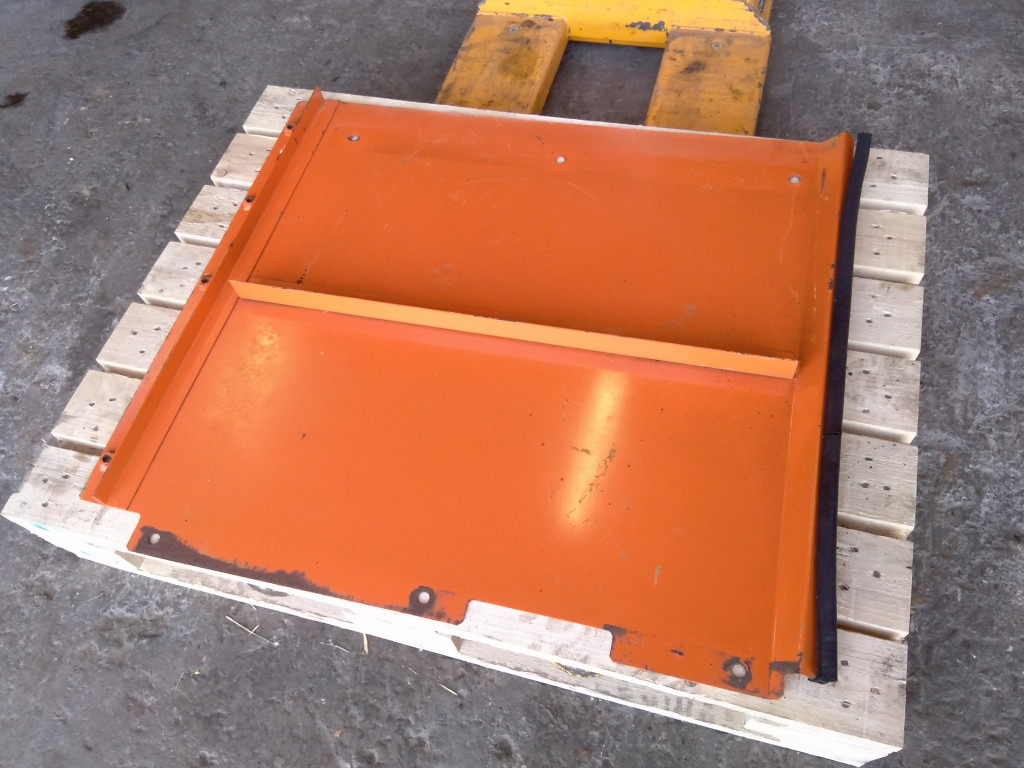 Hitachi EX215 - - Door and parts for Construction machinery: picture 1 Hitachi EX215 - - Door and parts for Construction machinery: picture 1