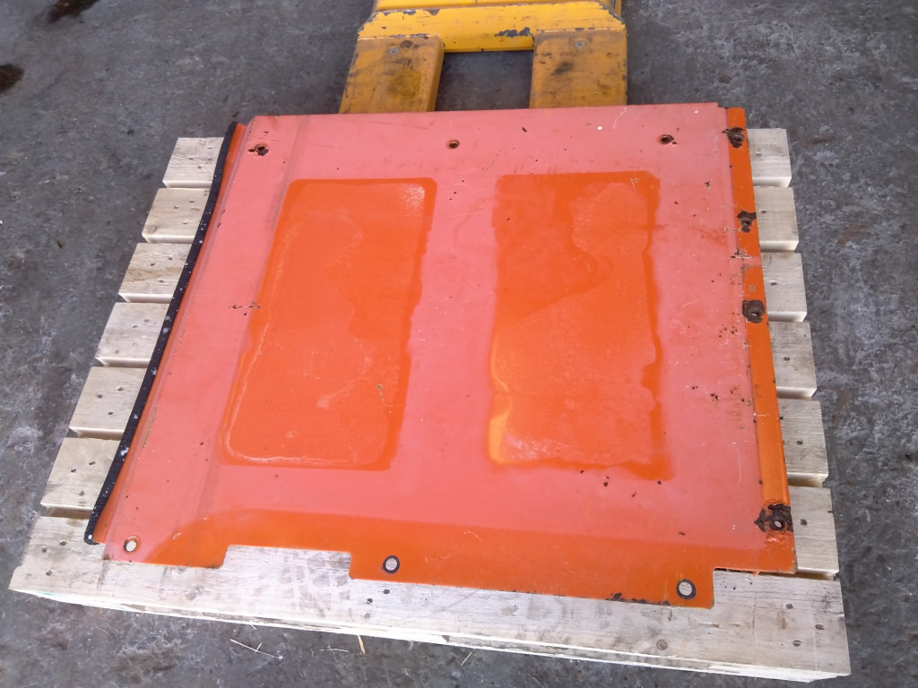 Hitachi EX215 - - Door and parts for Construction machinery: picture 2 Hitachi EX215 - - Door and parts for Construction machinery: picture 2