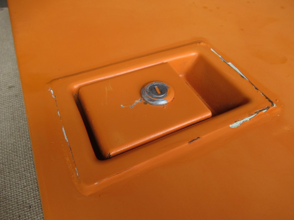 Hitachi KH150-3 - - Door and parts for Construction machinery: picture 3 Hitachi KH150-3 - - Door and parts for Construction machinery: picture 3