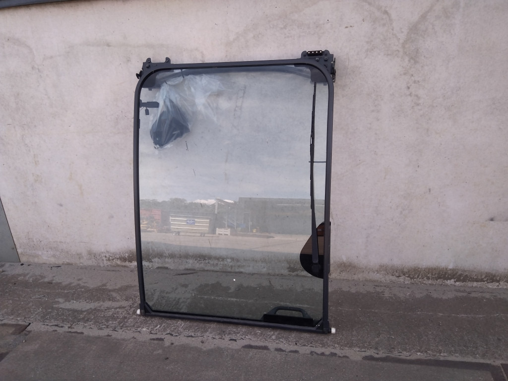 Hitachi YA00000236 - YA00042777 - Window and parts for Construction machinery: picture 1 Hitachi YA00000236 - YA00042777 - Window and parts for Construction machinery: picture 1