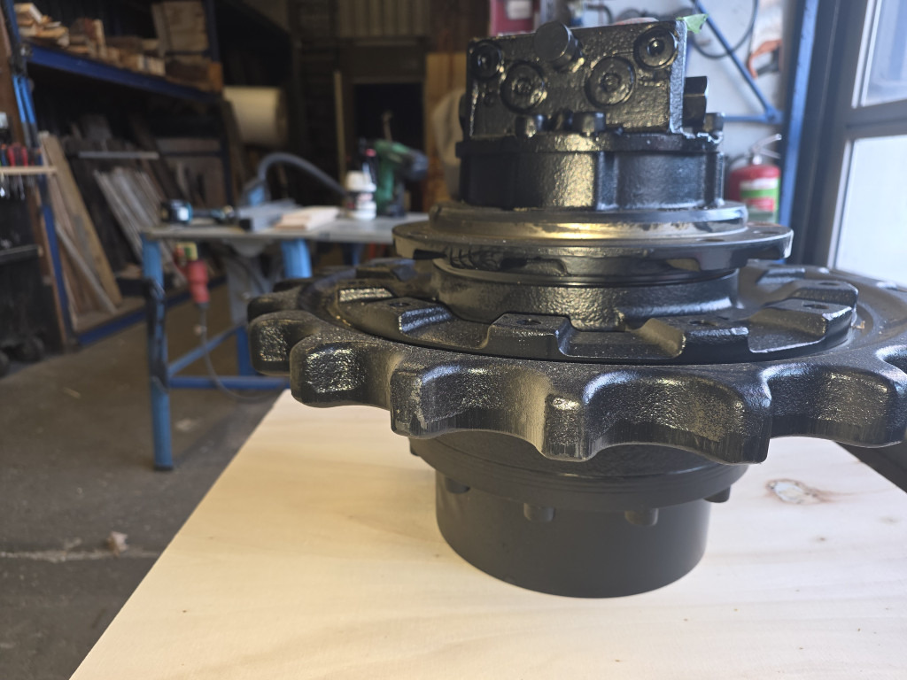 Hitachi YD60000921 - Final drive for Construction machinery: picture 3 Hitachi YD60000921 - Final drive for Construction machinery: picture 3