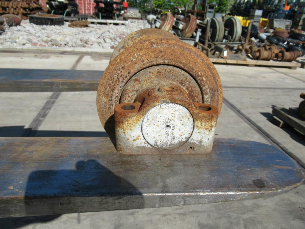 Hyundai 360LC-7 - - Track roller for Construction machinery: picture 3 Hyundai 360LC-7 - - Track roller for Construction machinery: picture 3