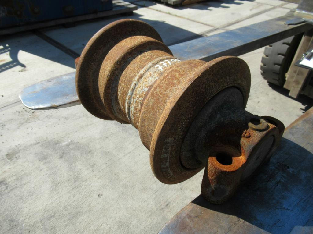 Hyundai 360LC-7 - - Track roller for Construction machinery: picture 4 Hyundai 360LC-7 - - Track roller for Construction machinery: picture 4
