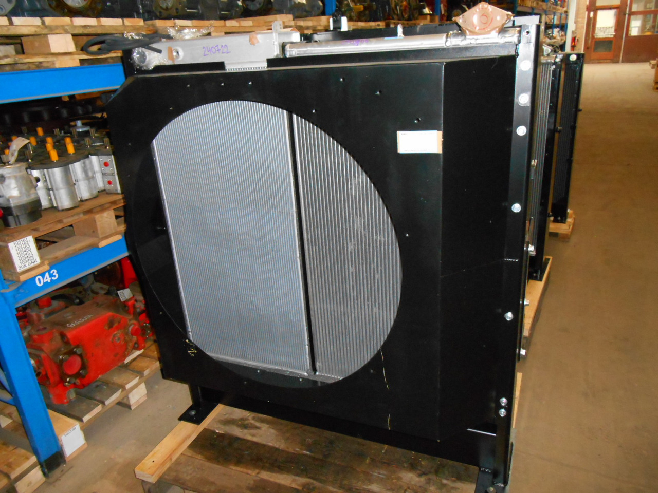 Kobelco LS05P00039F1 - Radiator for Construction machinery: picture 5 Kobelco LS05P00039F1 - Radiator for Construction machinery: picture 5