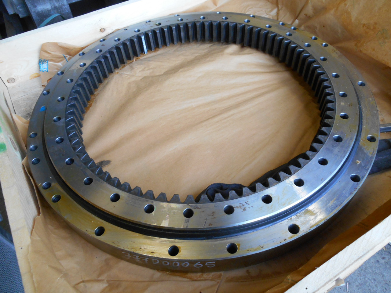Kobelco YT40F00004F1 - Slewing ring for Construction machinery: picture 1 Kobelco YT40F00004F1 - Slewing ring for Construction machinery: picture 1