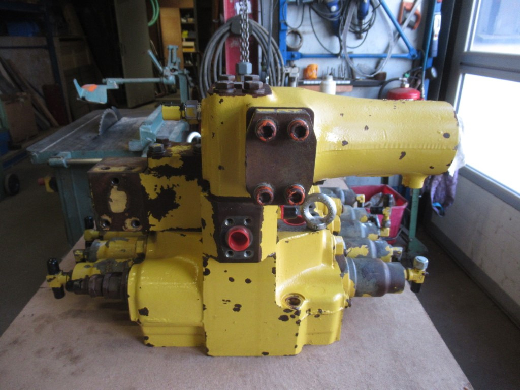 Komatsu 709-159-4200 - 7091594200 - Hydraulic valve for Construction machinery: picture 3 Komatsu 709-159-4200 - 7091594200 - Hydraulic valve for Construction machinery: picture 3