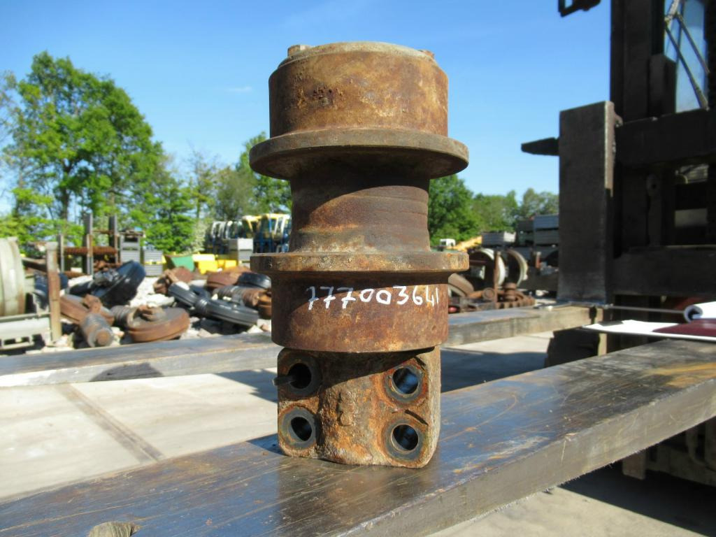 Komatsu PC240LC-7K - - Track roller for Construction machinery: picture 2 Komatsu PC240LC-7K - - Track roller for Construction machinery: picture 2