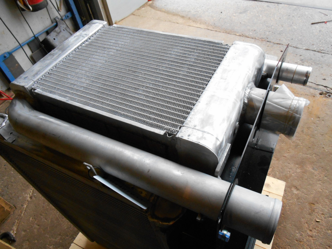 New Holland 84487933 - Intercooler for Construction machinery: picture 2 New Holland 84487933 - Intercooler for Construction machinery: picture 2