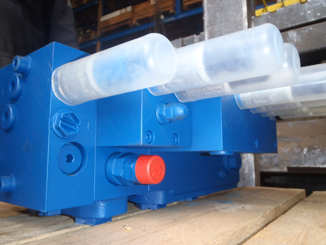 Rexroth M6-1235-00/3M6-15M2P-1WYV19 - - Hydraulic valve for Construction machinery: picture 3 Rexroth M6-1235-00/3M6-15M2P-1WYV19 - - Hydraulic valve for Construction machinery: picture 3