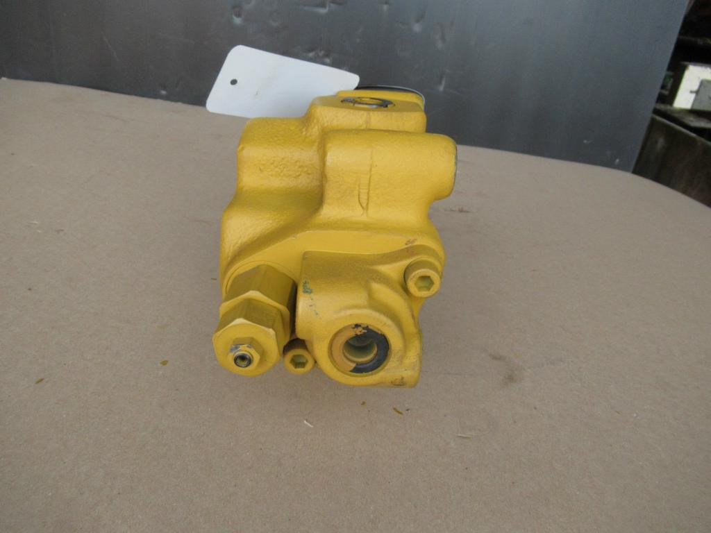 Shibaura ET25D1-50 - 4361117 - Brake valve: picture 5 Shibaura ET25D1-50 - 4361117 - Brake valve: picture 5