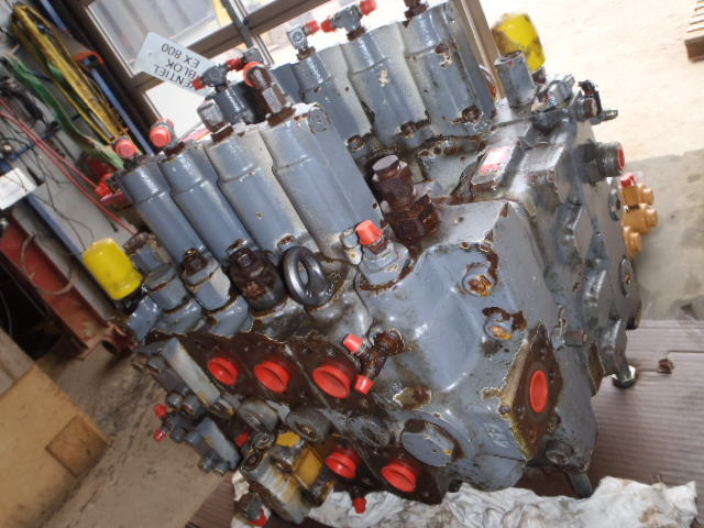 Shibaura UHX36-518 - - Hydraulic valve for Construction machinery: picture 2 Shibaura UHX36-518 - - Hydraulic valve for Construction machinery: picture 2