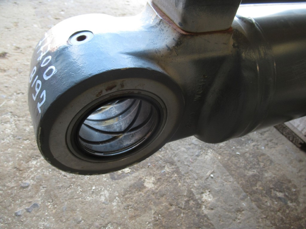Volvo 380 - VOE14640433 - Hydraulic cylinder for Construction machinery: picture 5 Volvo 380 - VOE14640433 - Hydraulic cylinder for Construction machinery: picture 5