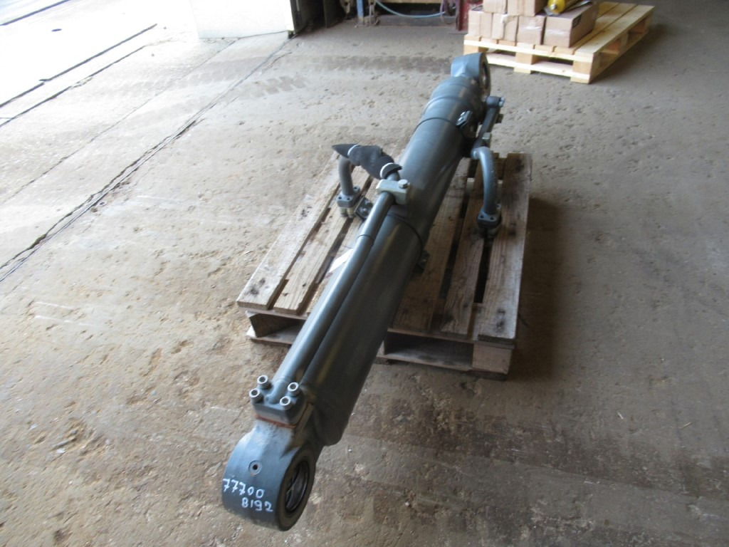 Volvo 380 - VOE14640433 - Hydraulic cylinder for Construction machinery: picture 4 Volvo 380 - VOE14640433 - Hydraulic cylinder for Construction machinery: picture 4
