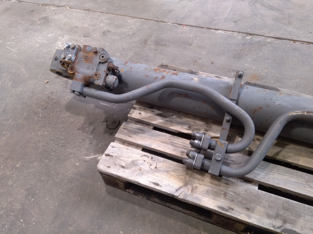 Volvo SA114604990 - SA114604980 - Hydraulic cylinder for Construction machinery: picture 3 Volvo SA114604990 - SA114604980 - Hydraulic cylinder for Construction machinery: picture 3