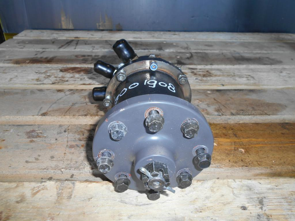 Volvo VOE11147935 - Hydraulic motor for Construction machinery: picture 2 Volvo VOE11147935 - Hydraulic motor for Construction machinery: picture 2