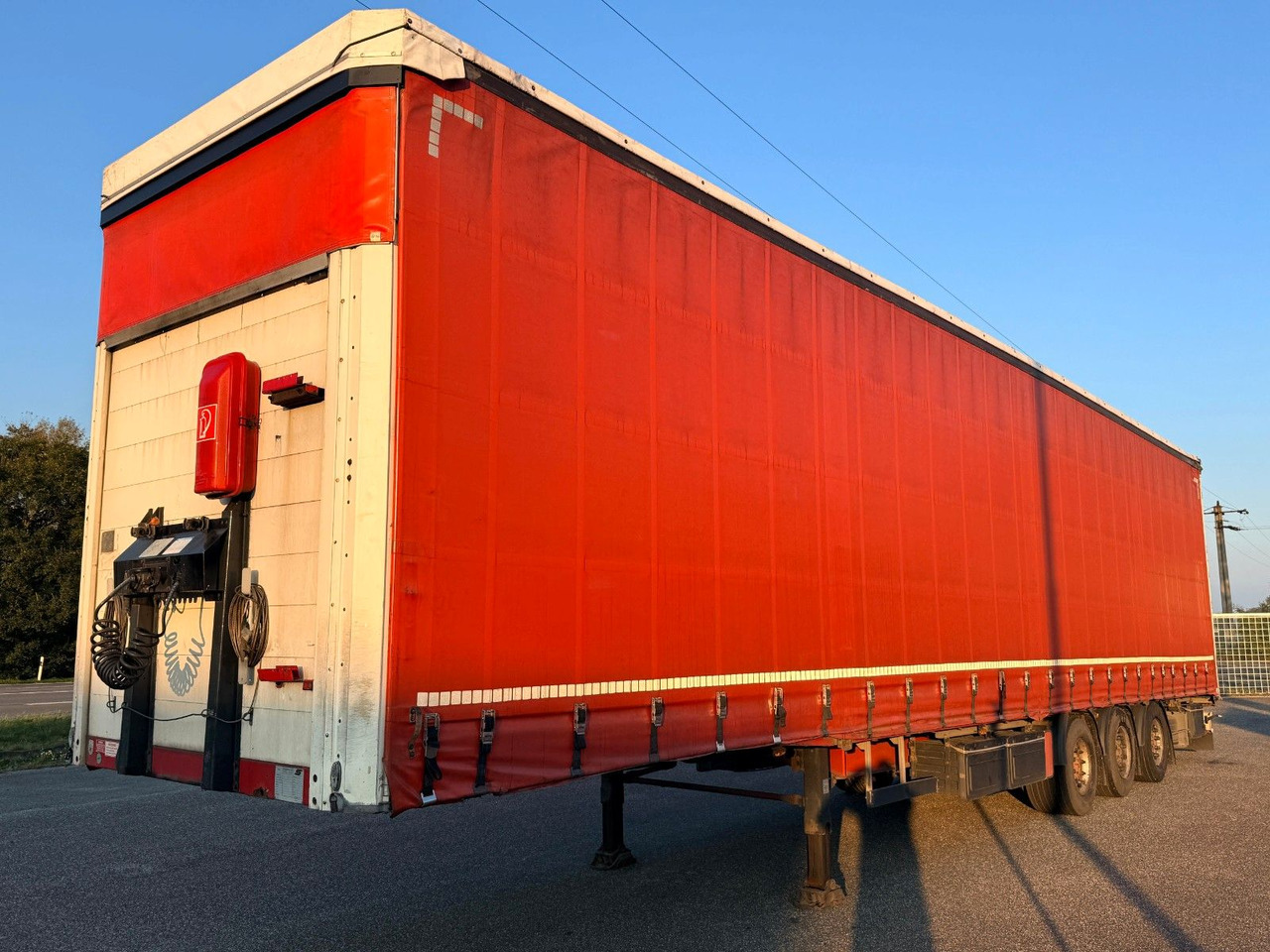 Schwarzmüller S 1 / J - Curtainsider semi-trailer: picture 1 Schwarzmüller S 1 / J - Curtainsider semi-trailer: picture 1