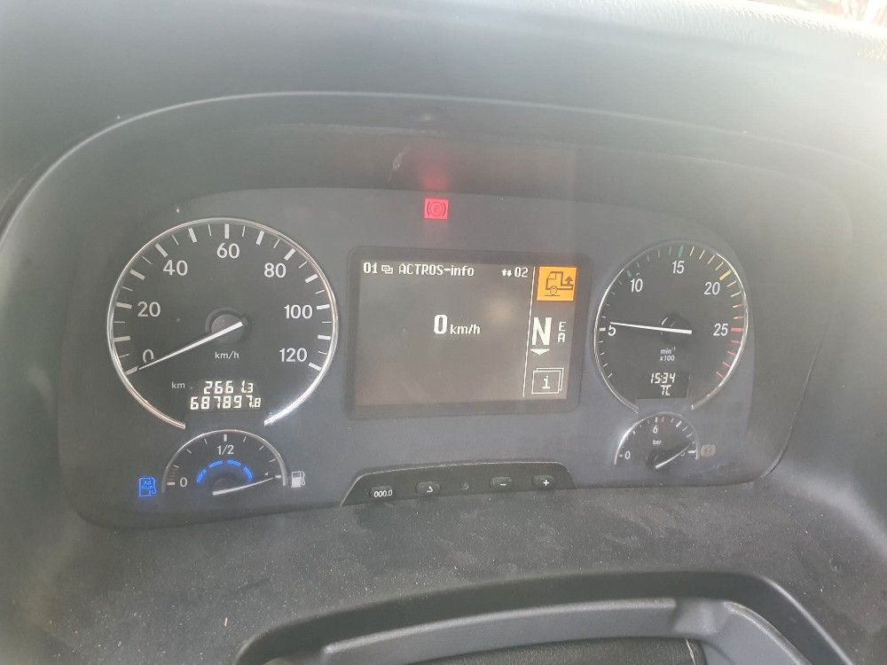 Mercedes-Benz Actros 1844 - Tractor unit: picture 5 Mercedes-Benz Actros 1844 - Tractor unit: picture 5
