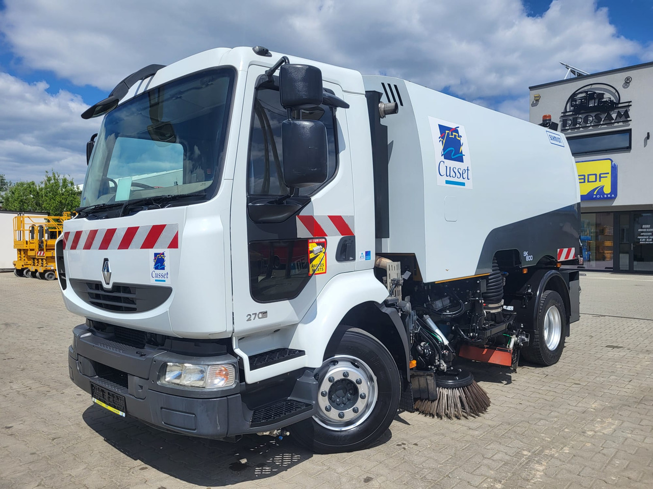 Renault Midlum Schmidt SK600 - Road sweeper: picture 1 Renault Midlum Schmidt SK600 - Road sweeper: picture 1