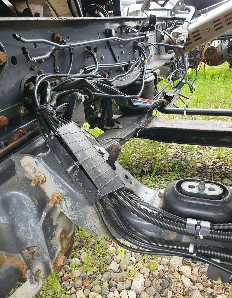Kompletna przednia oś z zawieszeniem z pojazdu Volvo FE z 2008 - Spare parts: picture 3 Kompletna przednia oś z zawieszeniem z pojazdu Volvo FE z 2008 - Spare parts: picture 3