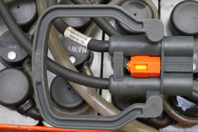 HAWKER 24 Volt 3 PzB 225 Ah - Battery: picture 4 HAWKER 24 Volt 3 PzB 225 Ah - Battery: picture 4