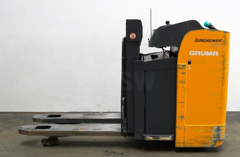 Jungheinrich ESD220 - Stacker: picture 3 Jungheinrich ESD220 - Stacker: picture 3