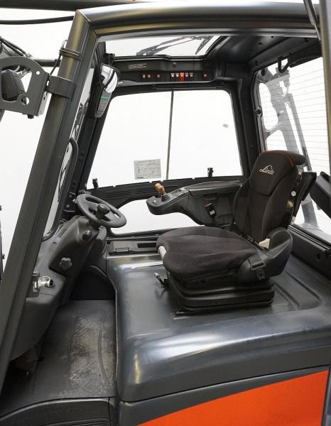 Linde E 40/600 H 388 - Electric forklift: picture 3 Linde E 40/600 H 388 - Electric forklift: picture 3