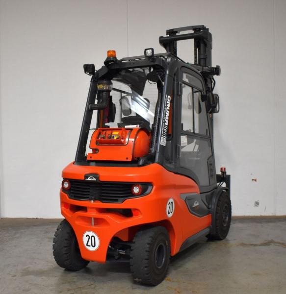 Linde H 30 T 1202-01 - LPG forklift: picture 2 Linde H 30 T 1202-01 - LPG forklift: picture 2