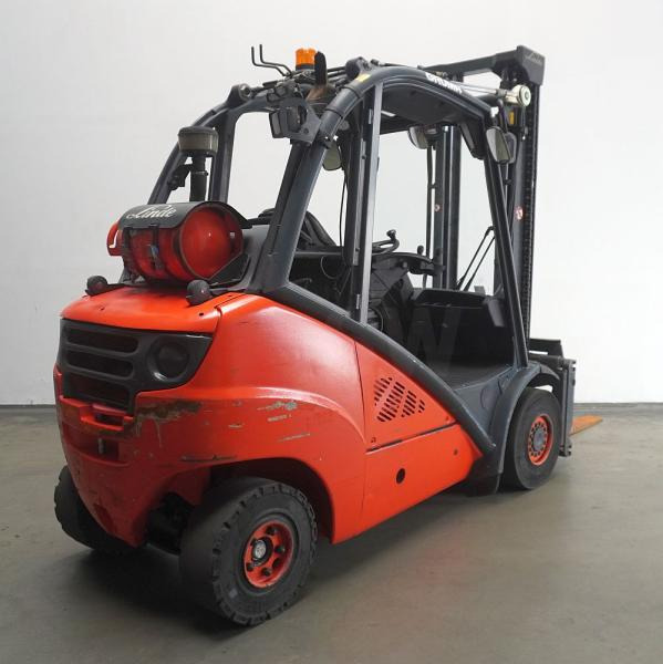 Linde H 35 T 393 - LPG forklift: picture 2 Linde H 35 T 393 - LPG forklift: picture 2
