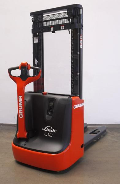 Linde L 12 1172 - Stacker: picture 1 Linde L 12 1172 - Stacker: picture 1