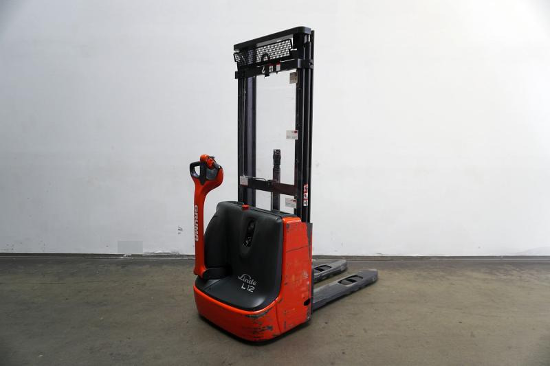Linde L 12 1172 - Stacker: picture 1 Linde L 12 1172 - Stacker: picture 1
