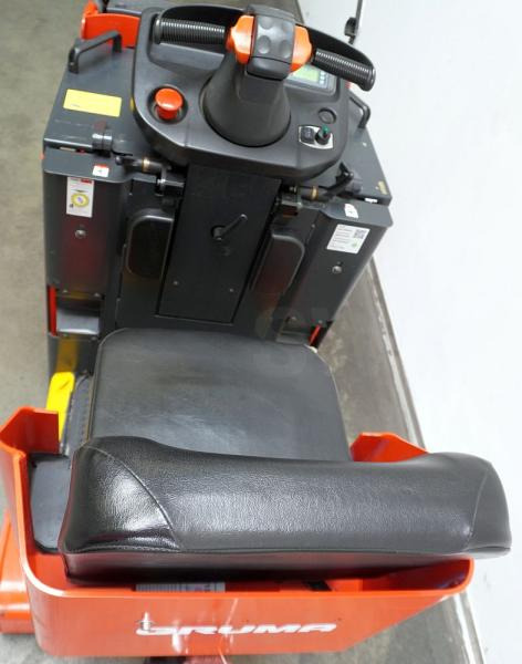 Linde P 50 C 1190 - Tow tractor: picture 3 Linde P 50 C 1190 - Tow tractor: picture 3