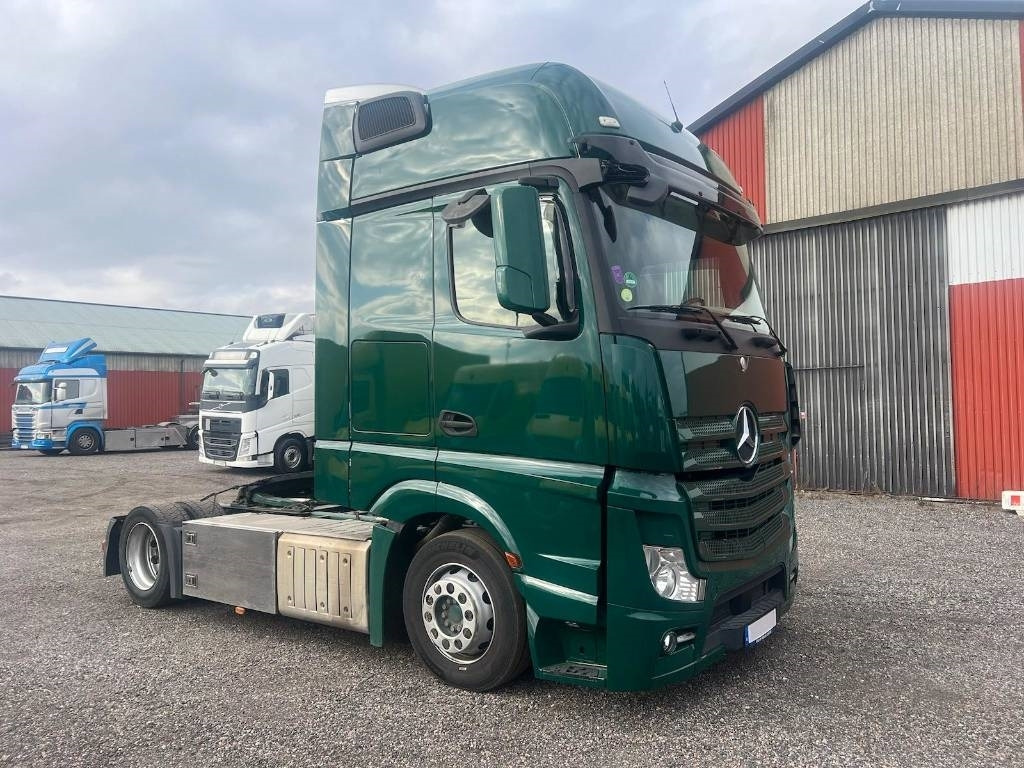 Mercedes-Benz 4x2 serie 0161 Euro 6 - Tractor unit: picture 2 Mercedes-Benz 4x2 serie 0161 Euro 6 - Tractor unit: picture 2
