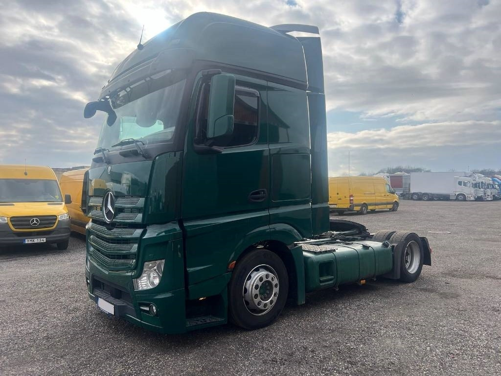 Mercedes-Benz 4x2 serie 0161 Euro 6 - Tractor unit: picture 1 Mercedes-Benz 4x2 serie 0161 Euro 6 - Tractor unit: picture 1