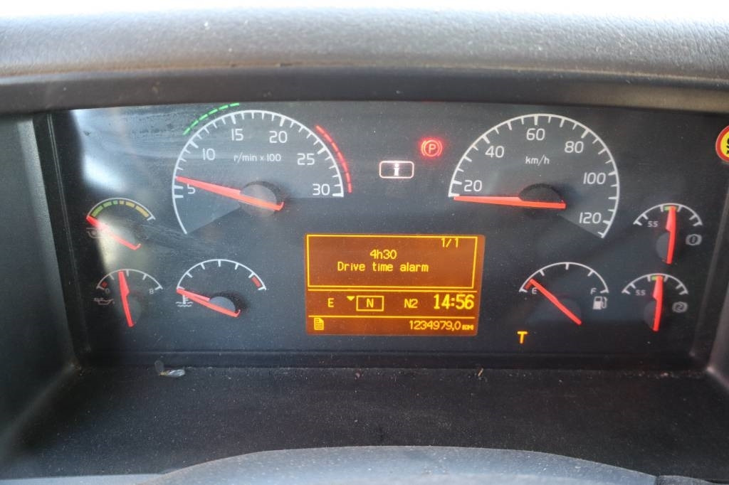 Volvo FH 440 4X2 serie 8147 - Tractor unit: picture 5 Volvo FH 440 4X2 serie 8147 - Tractor unit: picture 5