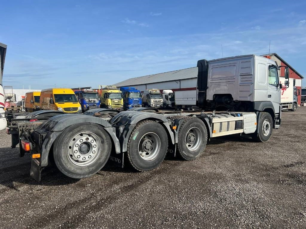 Volvo FM 8x4 serie 4132 Euro 6 - Cab chassis truck: picture 3 Volvo FM 8x4 serie 4132 Euro 6 - Cab chassis truck: picture 3
