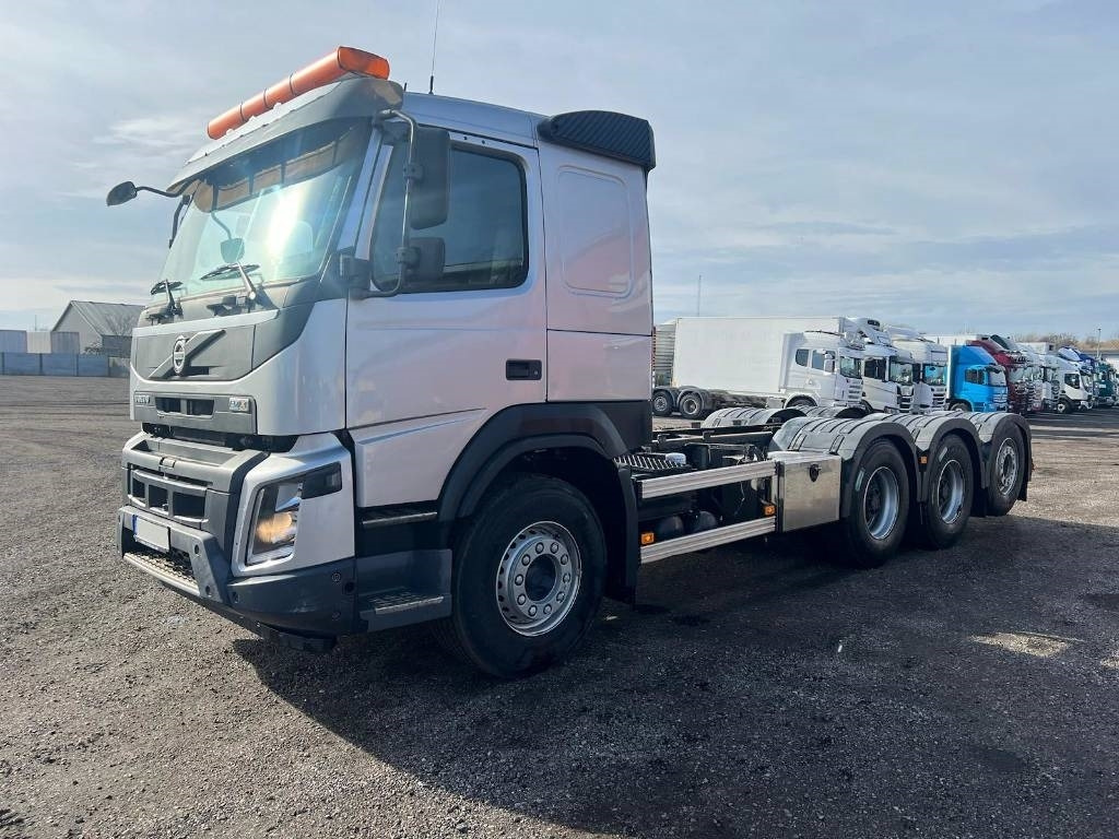 Volvo FM 8x4 serie 4132 Euro 6 - Cab chassis truck: picture 1 Volvo FM 8x4 serie 4132 Euro 6 - Cab chassis truck: picture 1
