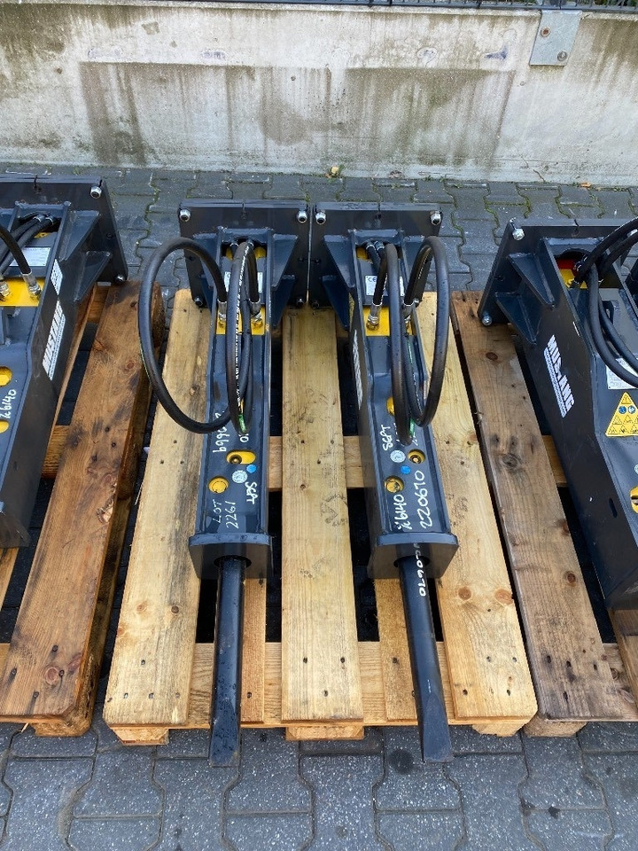Mustang HM - Hydraulic hammer for Construction machinery: picture 3 Mustang HM - Hydraulic hammer for Construction machinery: picture 3