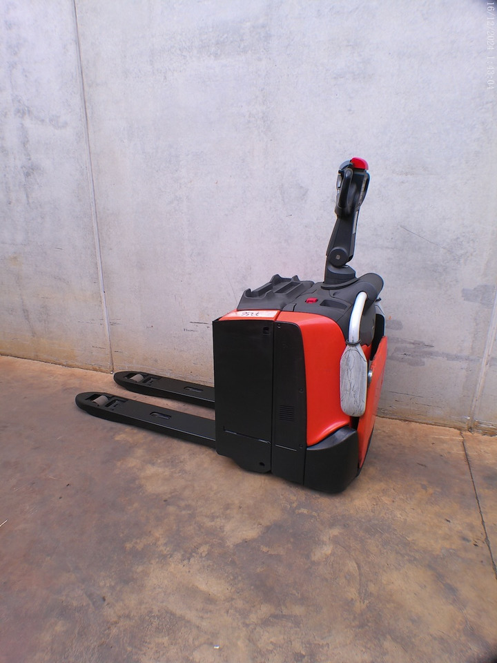 BT LPE 200 - Pallet truck: picture 1 BT LPE 200 - Pallet truck: picture 1