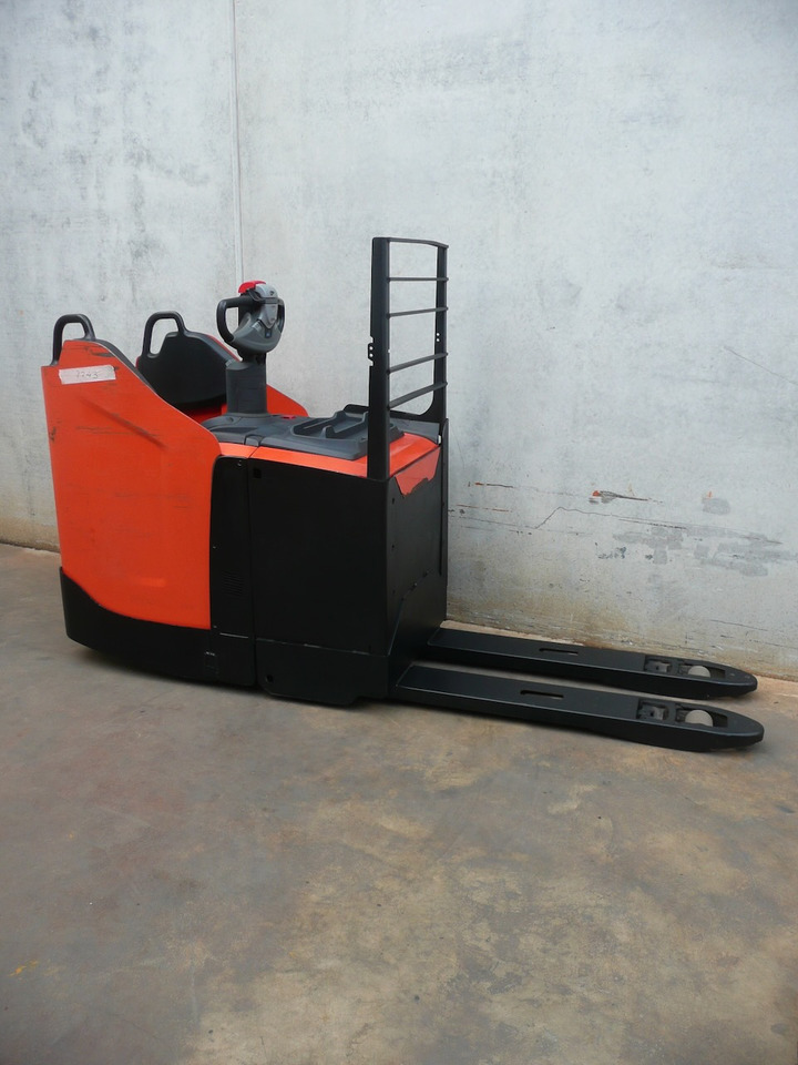 BT LPE 220 - Pallet truck: picture 4 BT LPE 220 - Pallet truck: picture 4