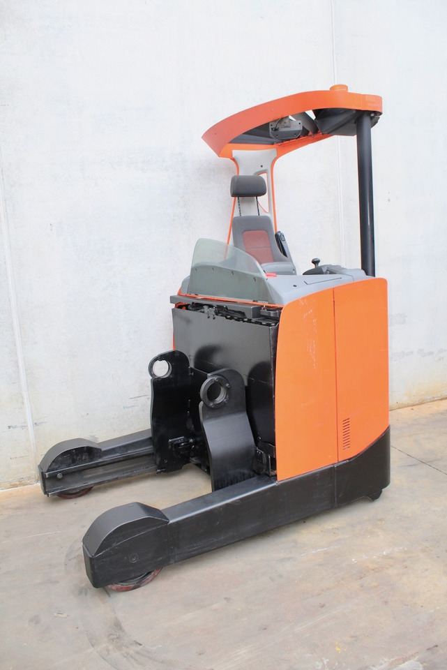 BT RRE 180 E - Reach truck: picture 3 BT RRE 180 E - Reach truck: picture 3
