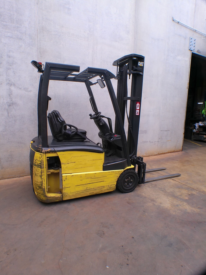 Caterpillar EPI 8CPNT - Electric forklift: picture 2 Caterpillar EPI 8CPNT - Electric forklift: picture 2