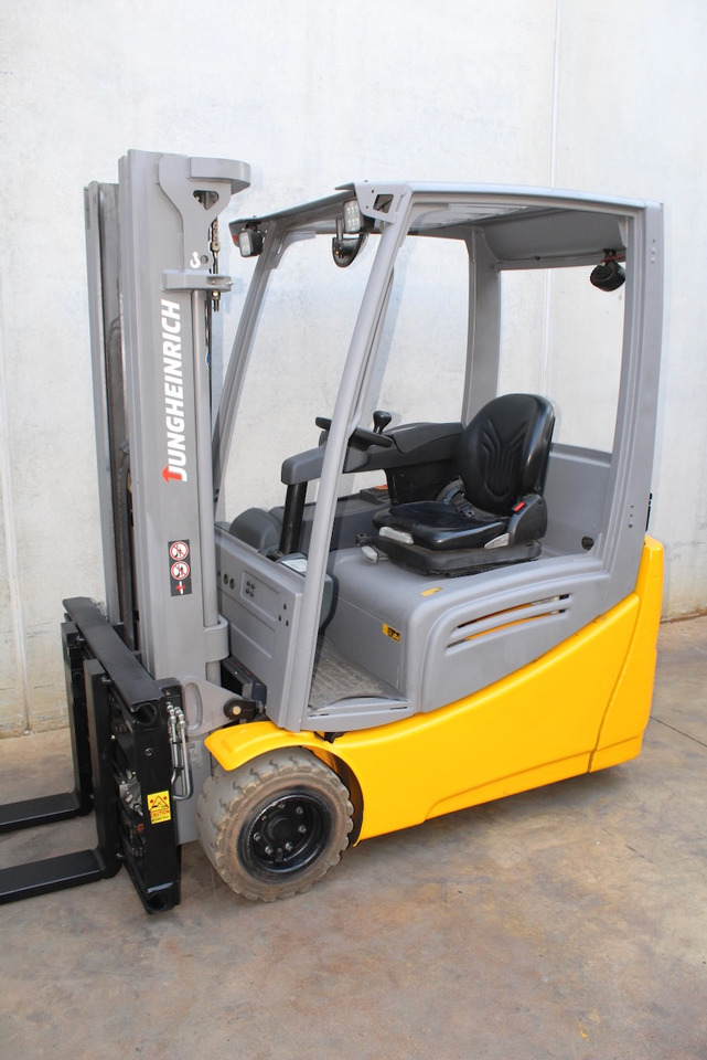 Jungheinrich EFG 218k 440 DZ NEW BATTERY - Electric forklift: picture 3 Jungheinrich EFG 218k 440 DZ NEW BATTERY - Electric forklift: picture 3